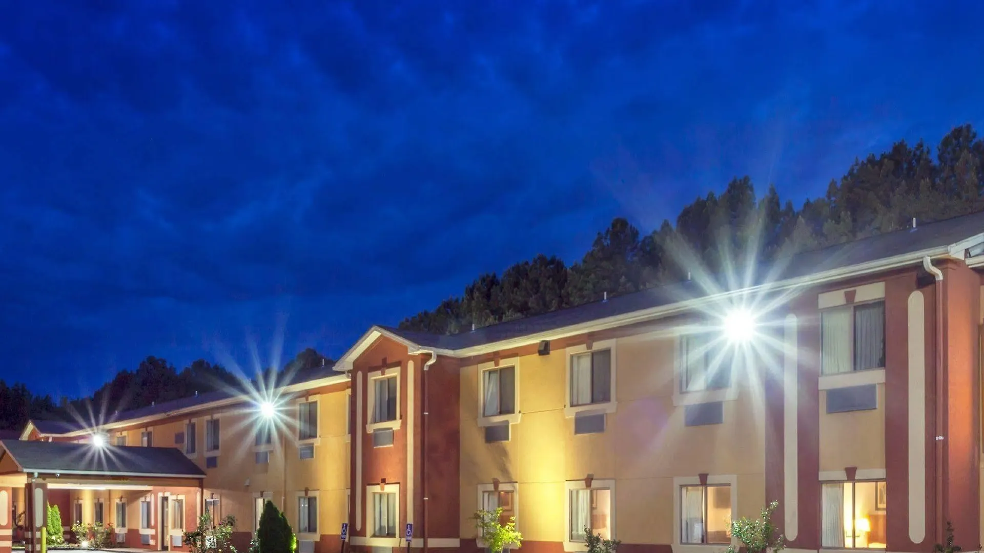 Knights Inn Memphis At Macon Cove 汽车旅馆